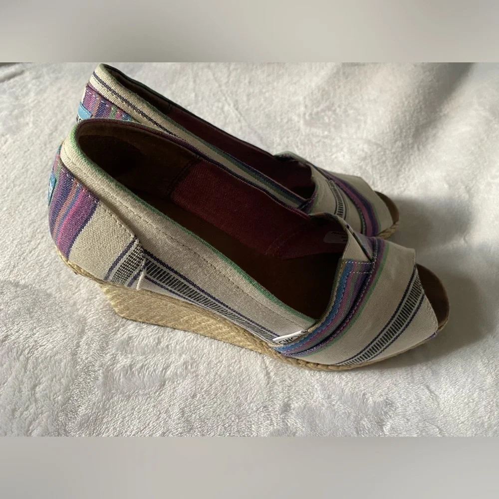 Toms women’s shoes